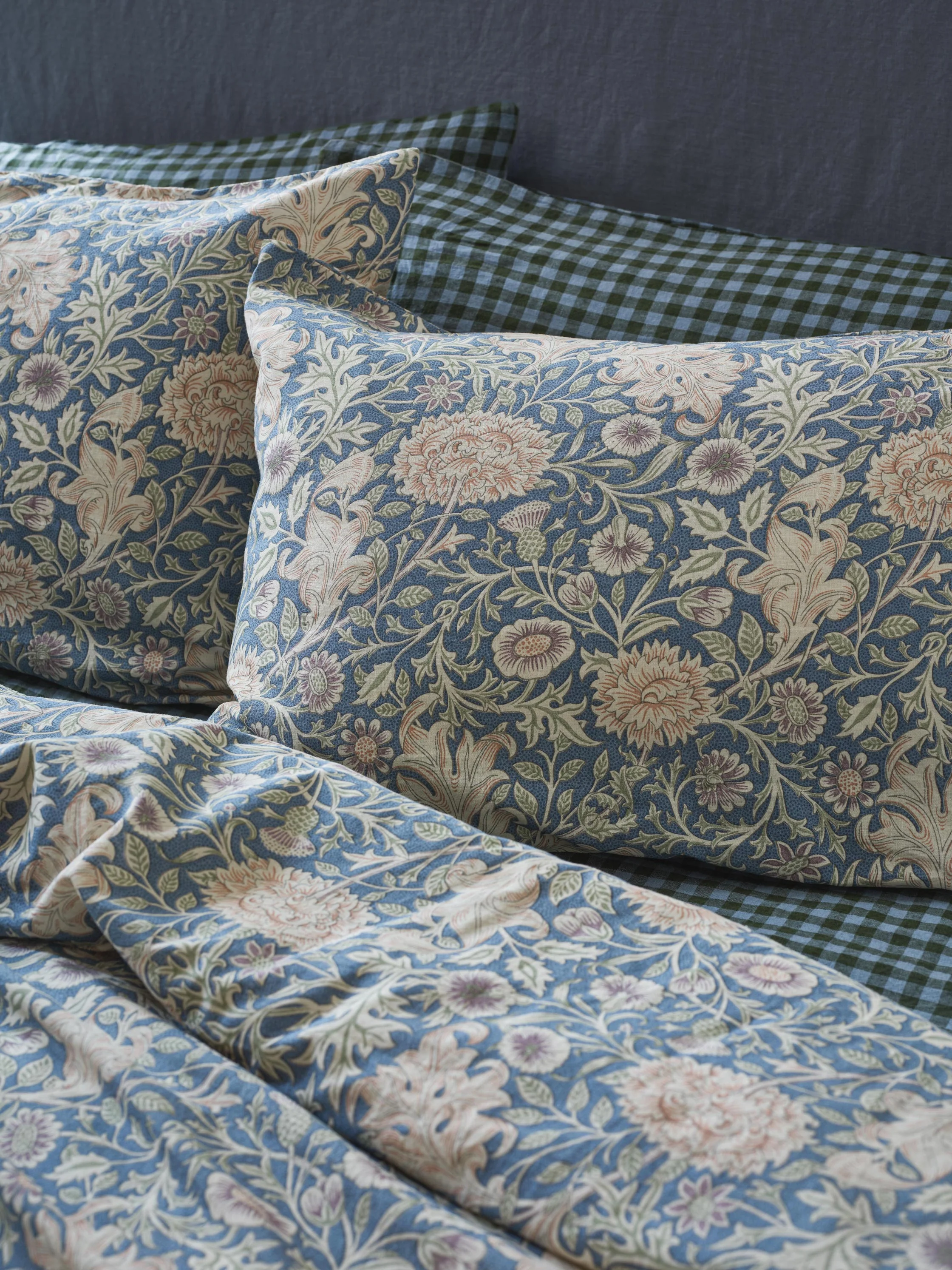 Webbs Blue Double Bough Linen Blend Pillowcases (Pair)